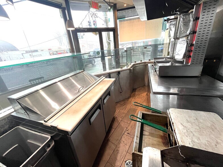 More Photos Of 2-16 N Central Ave, Hartsdale Storefront For Lease