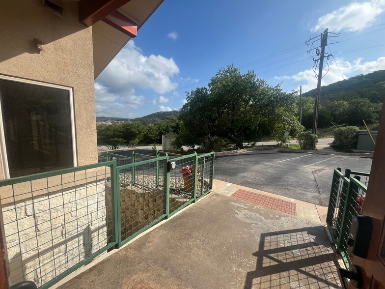 More Photos Of 20500 Fm 1431, Lago Vista Loft Creative Space For Lease