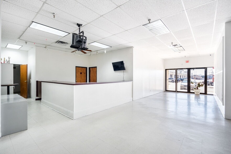 More Photos Of 903 W Parker Rd, Plano Schools For Sale