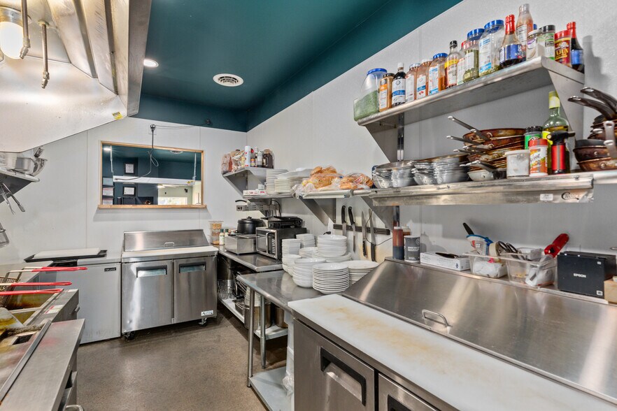 More Photos Of 120 Cumberland St, Greenup General Retail For Sale
