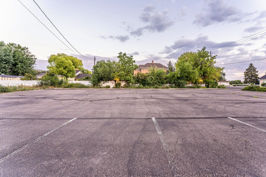 More Photos Of 189 S Vernal Ave, Vernal General Retail For Sale