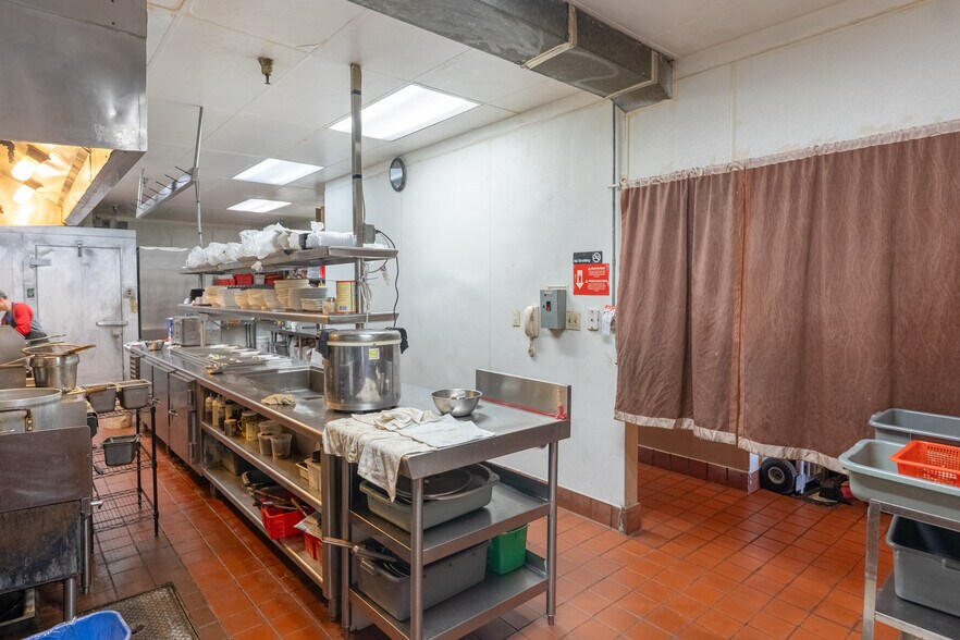 More Photos Of 328 7th St, Oakland Storefront Retail Office For Lease