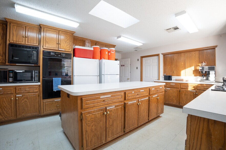 More Photos Of 11744 W Reno Ave, Yukon Religious Facility For Sale