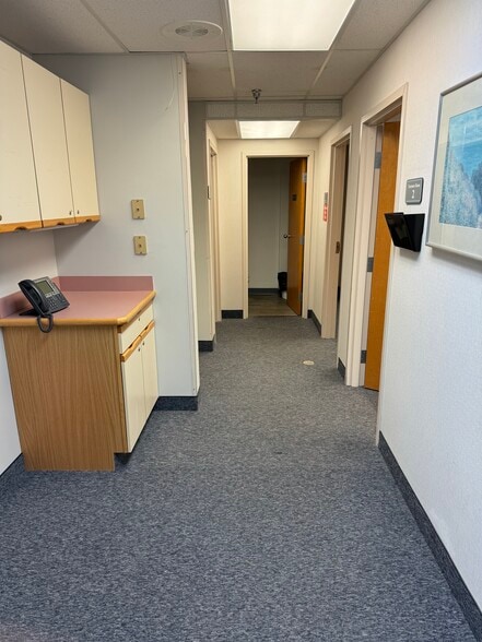 More Photos Of 5183-5195 Mayfield Rd, Cleveland Medical For Lease