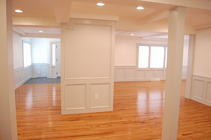 More Photos Of 389 Worcester Rd, Framingham Freestanding For Lease
