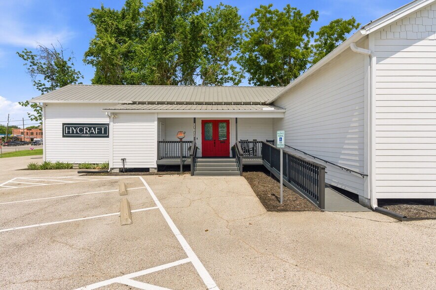 More Photos Of 21012 Eva St, Montgomery Freestanding For Sale