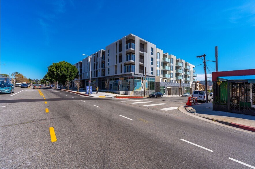 More Photos Of 4900 Hollywood Blvd, Los Angeles Apartments For Lease