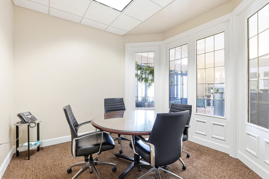 More Photos Of 7351 Office Park Pl, Melbourne Office For Sale