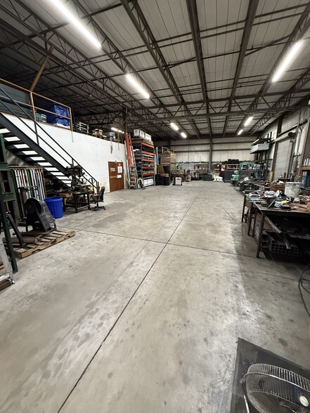 More Photos Of 10784 Satellite Blvd, Orlando Warehouse For Sale