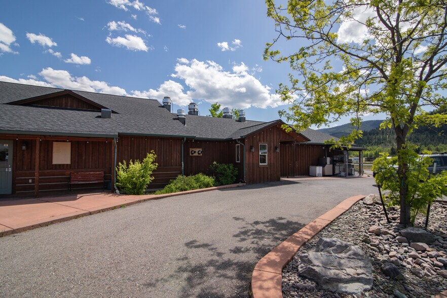 More Photos Of 72532 N Couture Loop, Arlee Restaurant For Sale