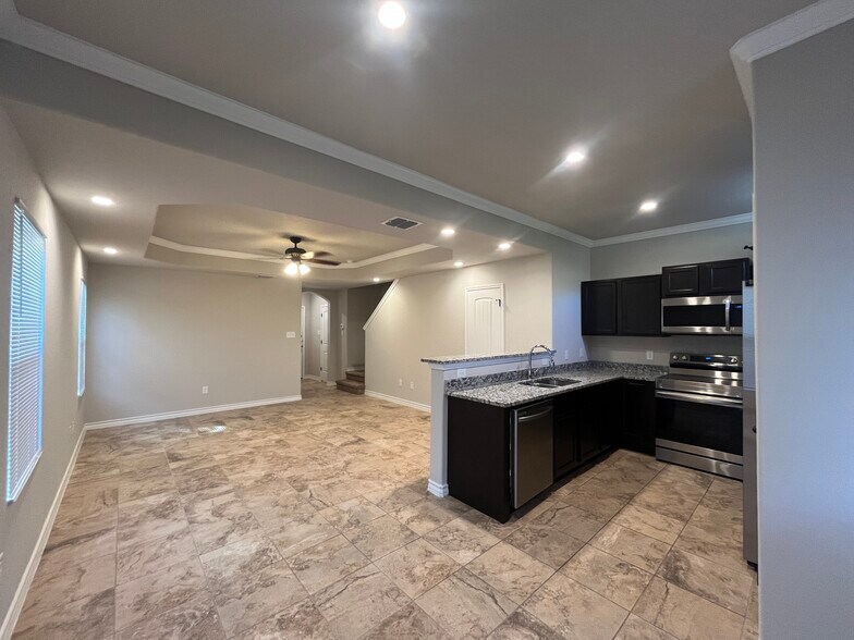 More Photos Of 6303 Luglio Ln, San Antonio Multifamily For Sale