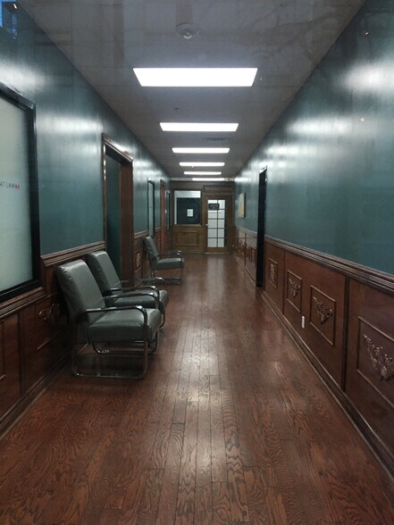 More Photos Of 321 S Casino Center Blvd, Las Vegas Parking Garage For Lease