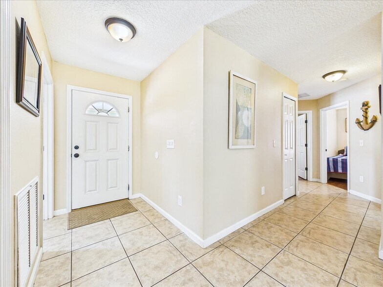 More Photos Of 100 Pilothouse Ct, Palatka Multifamily For Sale