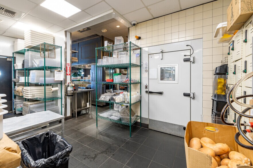 More Photos Of 2960 N Campbell Ave, Tucson Restaurant For Sale