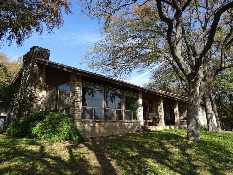 Primary Photo Of 110 Hillsedge Rd, Wimberley Specialty For Lease