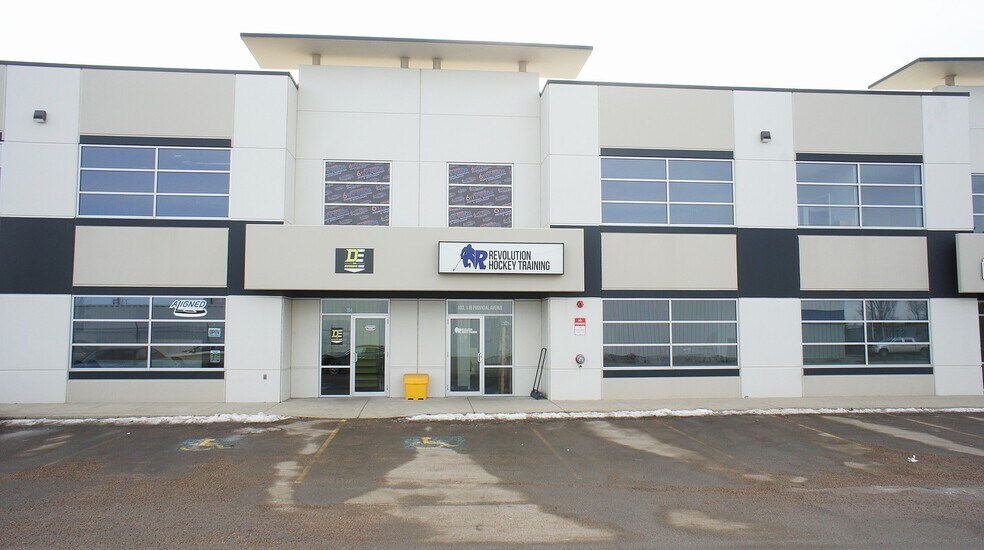 More Photos Of 118 Provincial Ave, Sherwood Park Flex For Sale