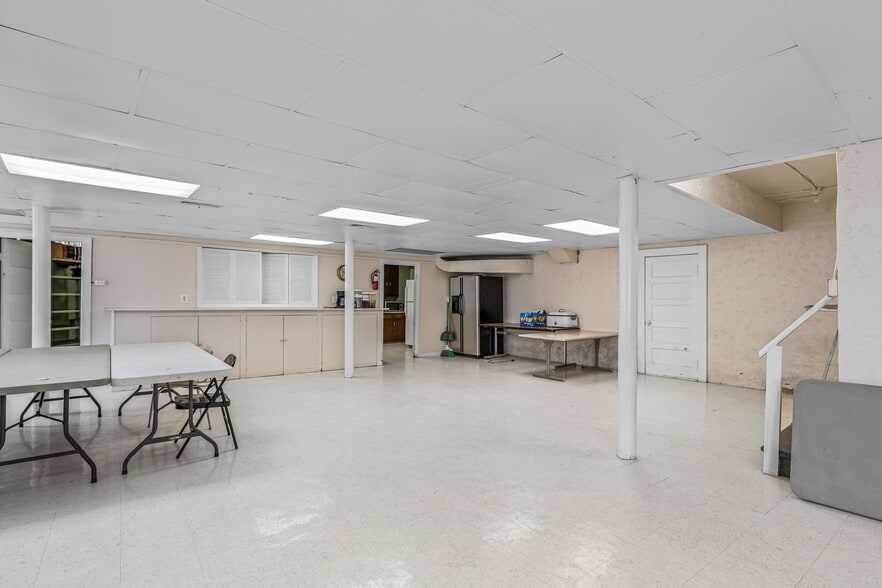 More Photos Of 408 W Main St, Park Hills Religious Facility For Sale