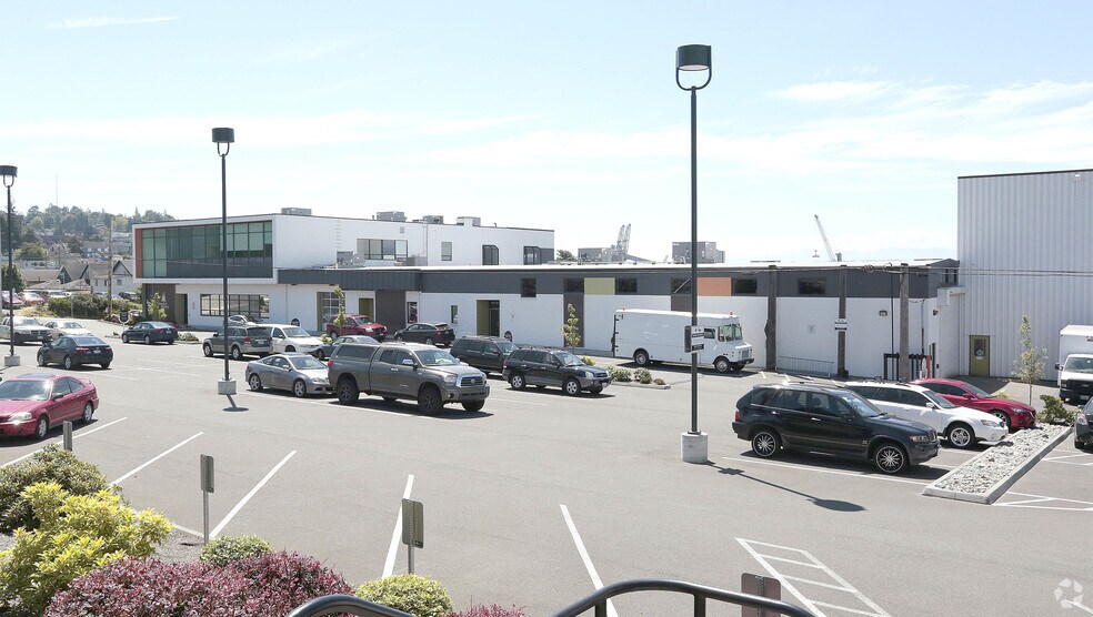 More Photos Of 2727 W Marine View Dr, Everett Flex For Lease