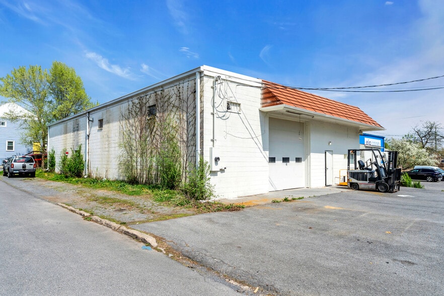 More Photos Of 449 N Cameron St, Winchester Manufacturing For Lease