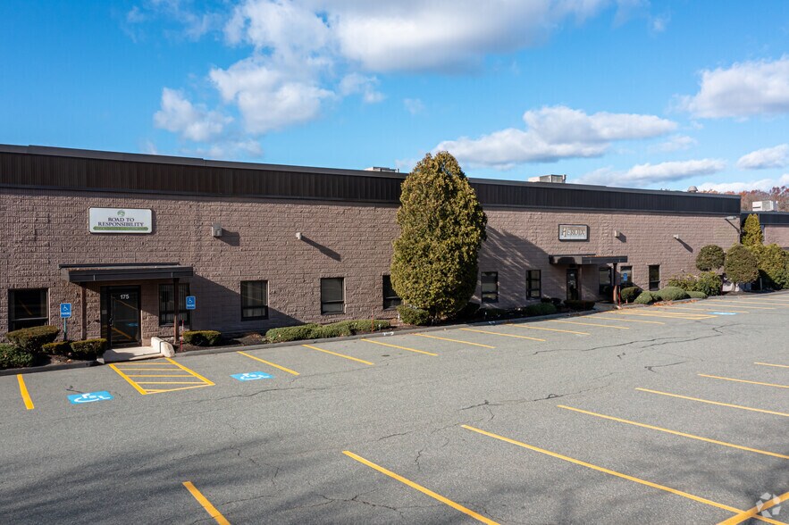 More Photos Of 135-199 Bay State Dr, Braintree Warehouse For Lease
