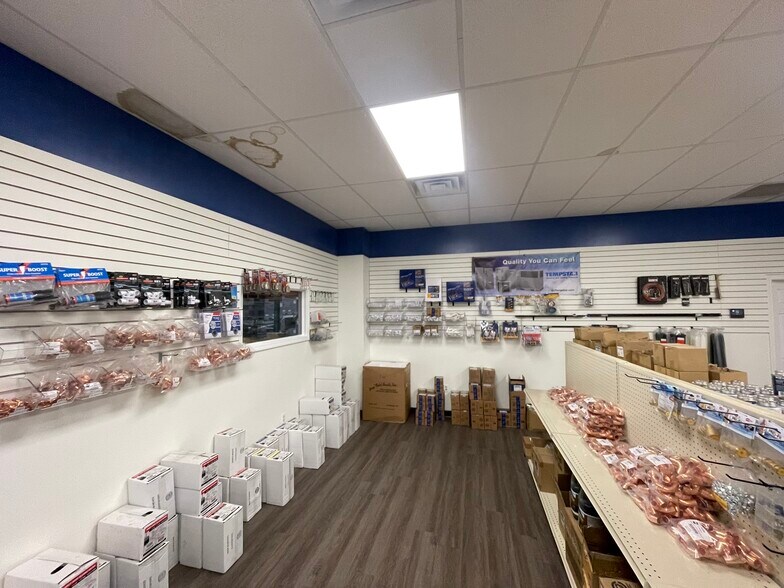 More Photos Of 337 Industrial Dr, Jackson Distribution For Lease