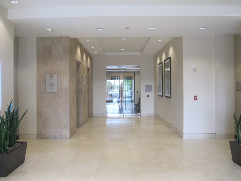 More Photos Of 1160 N Town Center Dr, Las Vegas Office For Lease