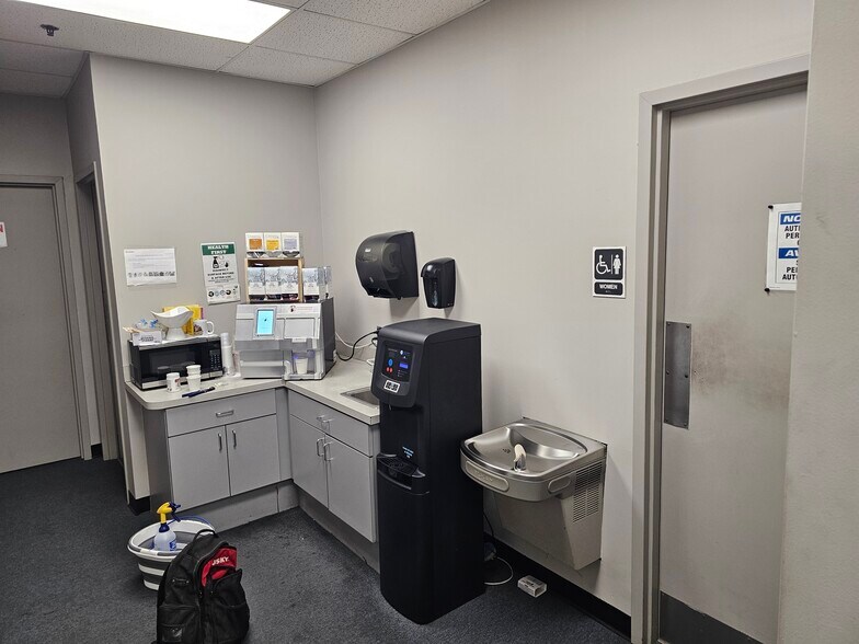 More Photos Of 36 N Hackensack Ave, Kearny Truck Terminal For Lease