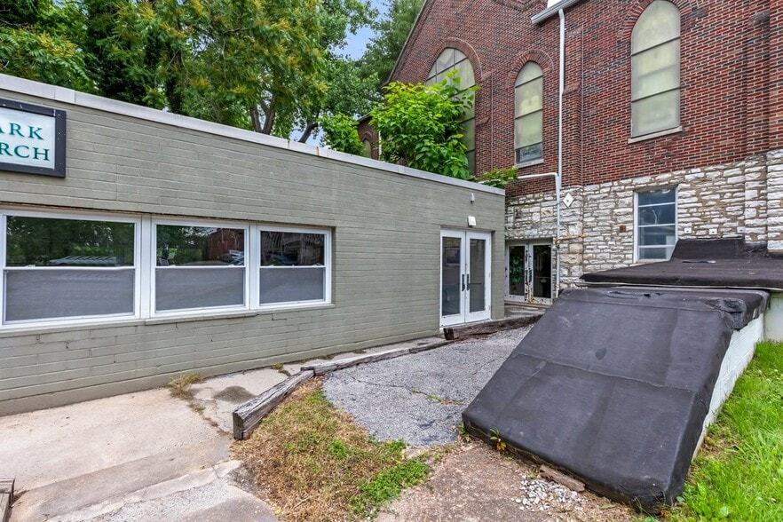 More Photos Of 1517 McCausland Ave, Saint Louis Specialty For Sale