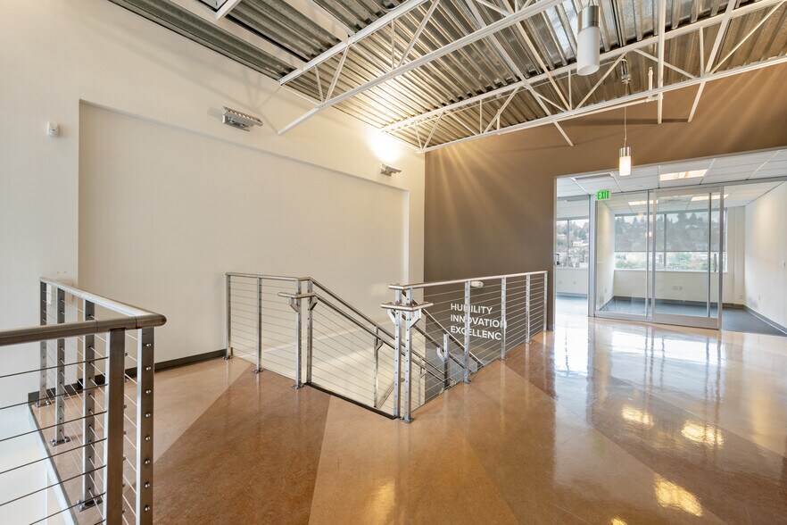 More Photos Of 3257 16th Ave W, Seattle Office For Lease