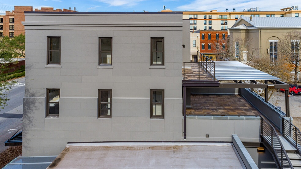 More Photos Of 30-32 Martin Luther King Jr Blvd, Savannah Restaurant For Lease