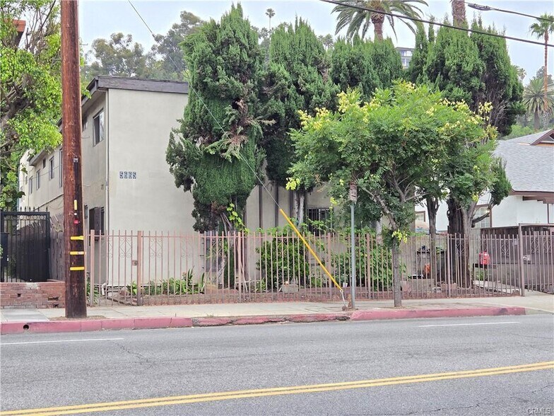 More Photos Of 5665 Franklin Ave, Los Angeles Apartments For Sale