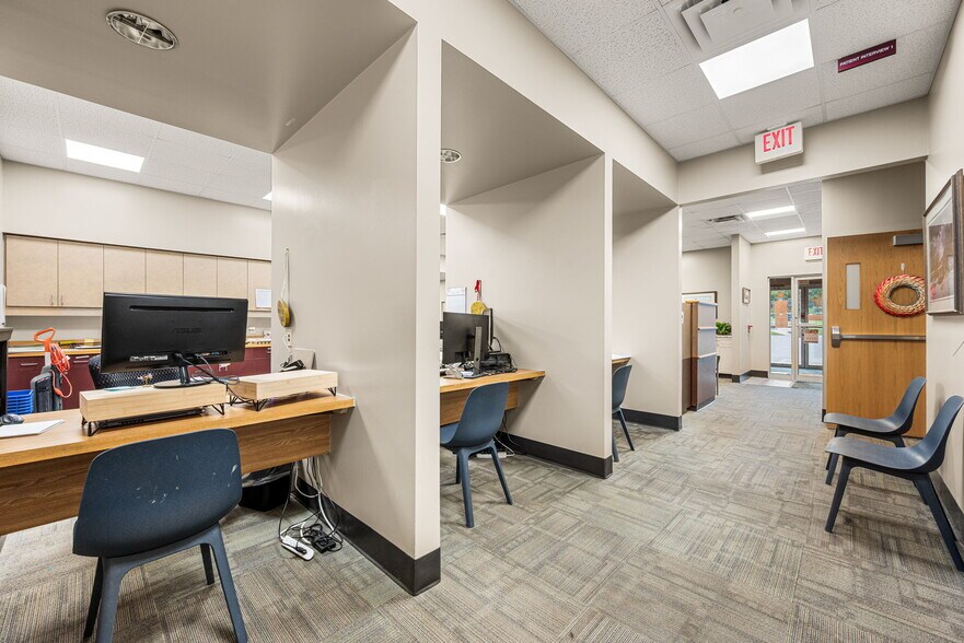 More Photos Of 51 S Pine St, Elverson Office For Sale