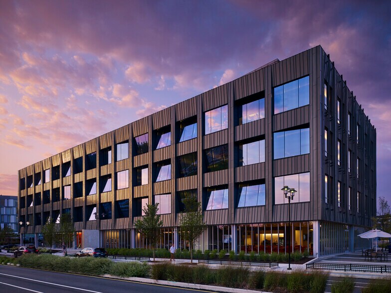 More Photos Of 201 Rouse Blvd, Philadelphia Medical For Lease