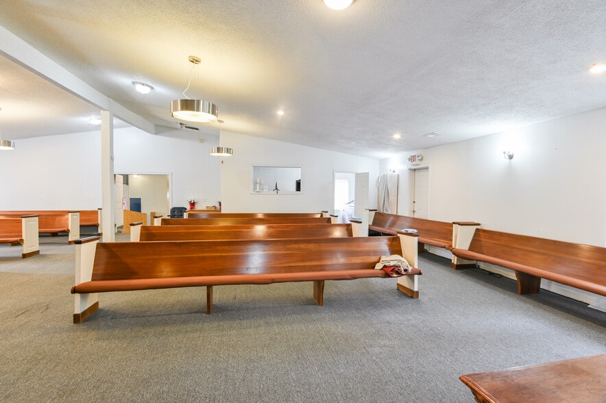 More Photos Of 2766 White Oak Dr, Decatur Religious Facility For Sale