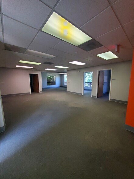More Photos Of 107 Conner Dr, Chapel Hill Medical For Lease
