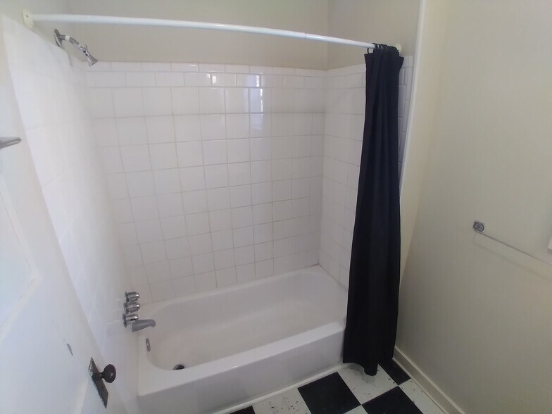 More Photos Of 219 W Magnolia Ave, San Antonio Apartments For Sale