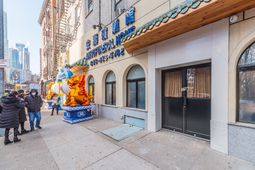 More Photos Of 35 Madison St, New York Apartments For Sale