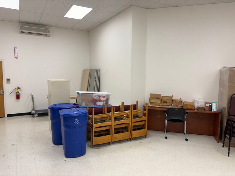 More Photos Of 1280 Kamehameha, Hilo Light Manufacturing For Lease