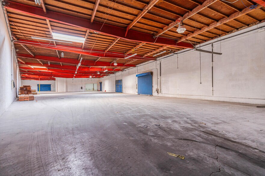 More Photos Of 1500 E Cerritos Ave, Anaheim Manufacturing For Lease