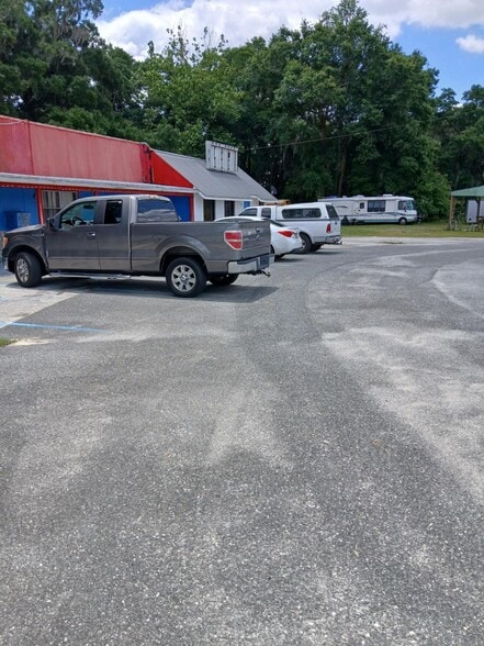 More Photos Of 16535 N US Highway 301, Citra Convenience Store For Sale
