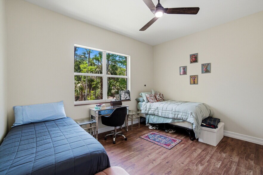 More Photos Of 4120 3rd Ave NW, Naples Apartments For Sale