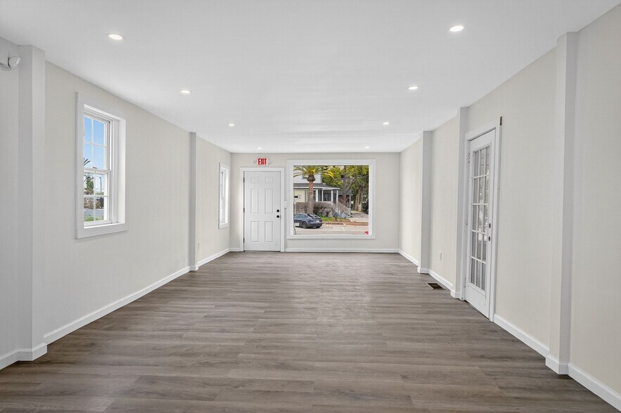 More Photos Of 219 Magnolia Ave, Daytona Beach Storefront Retail Residential For Sale