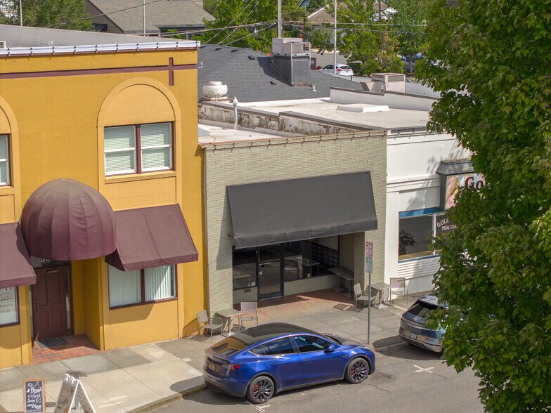 Primary Photo Of 503 E 1st St, Newberg Storefront For Sale