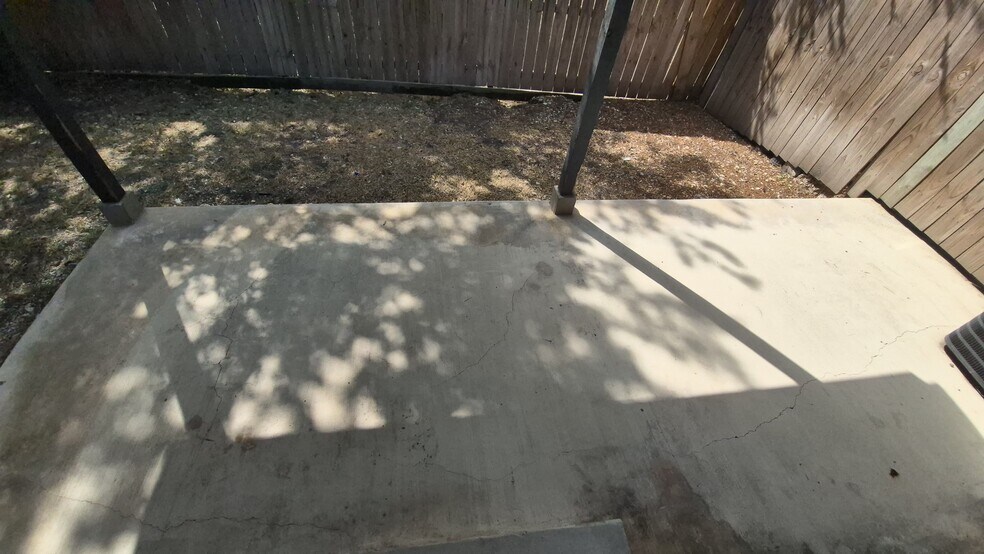 More Photos Of 6866 Lakeview Dr, San Antonio Multifamily For Sale