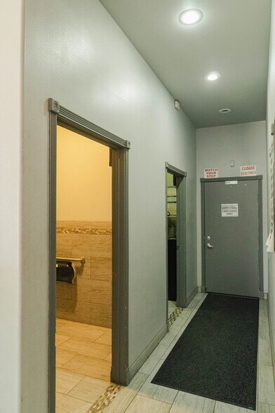 More Photos Of 6886 Santa Fe Dr, Winton Auto Repair For Sale