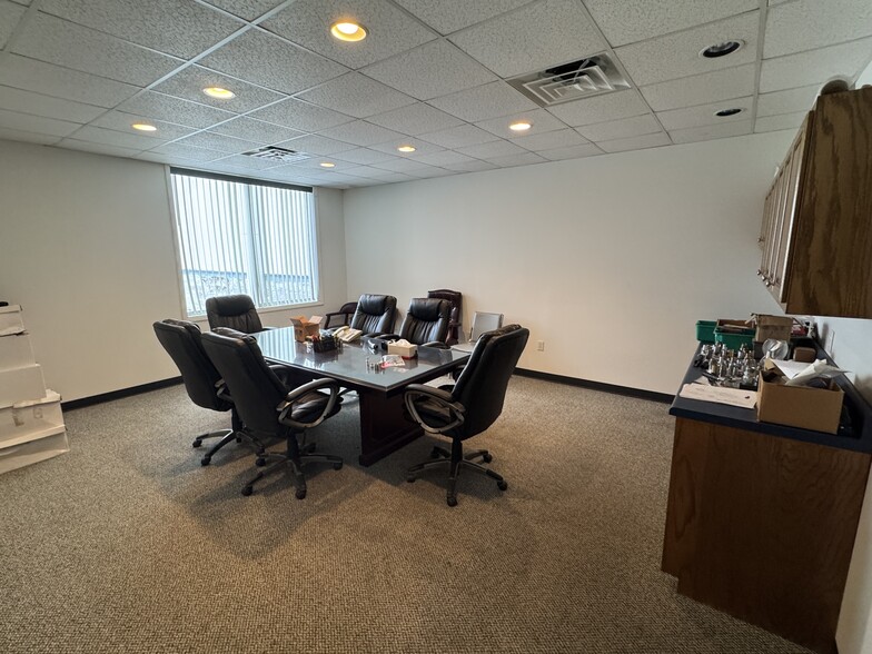 More Photos Of 385 One Industrial Park Rd, Oneida Manufacturing For Lease