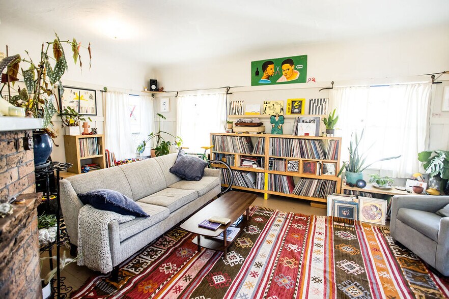 More Photos Of 219 John St, Oakland Apartments For Sale