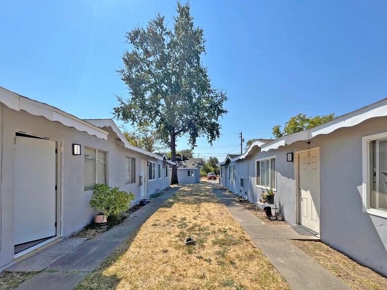 Primary Photo Of 1705 Kenwood St, Sacramento Apartments For Sale