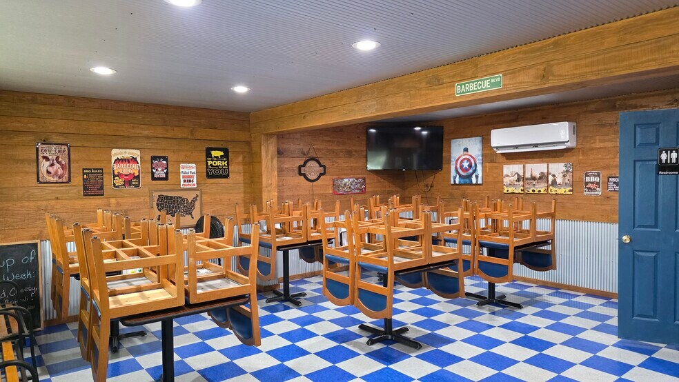 More Photos Of 108 Scenic 7 N Hwy, Ola Restaurant For Sale