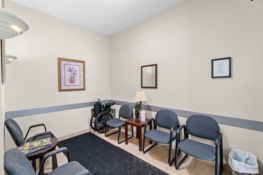 More Photos Of 113 Schuyler St, Fulton Unknown For Lease